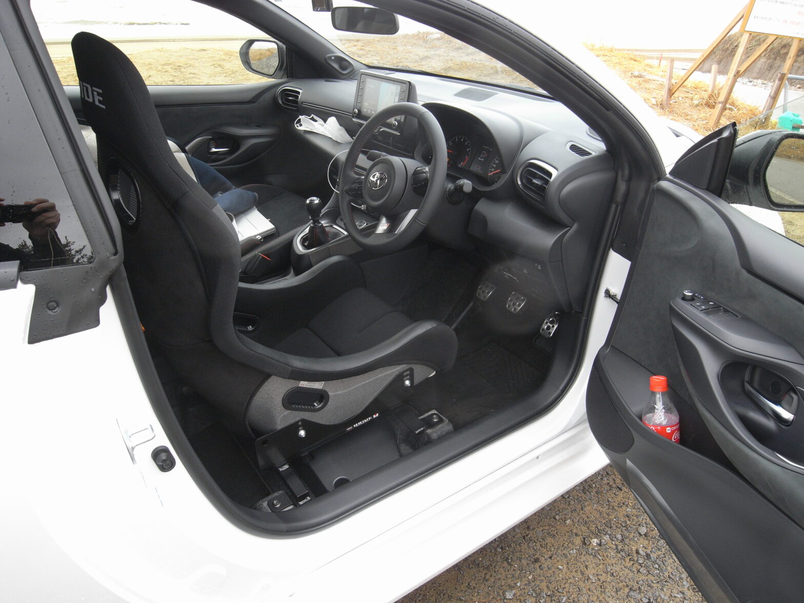 フルバケットシートに交換したGRヤリスの運転席